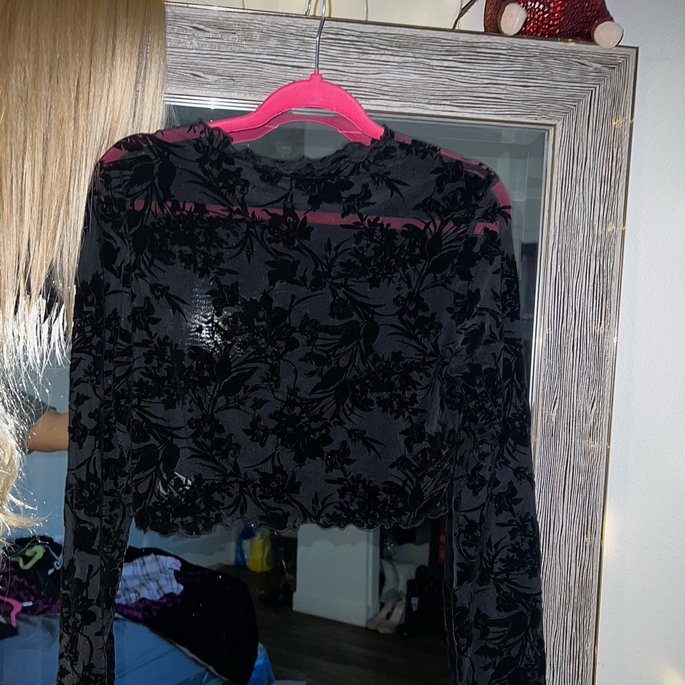 Black Mesh Crop Top 🖤🥀